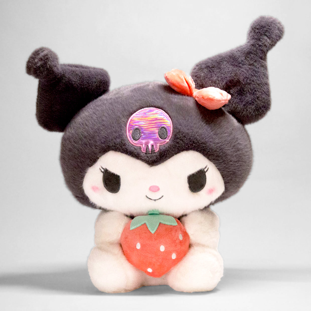 Peluche Kuromi con fresa