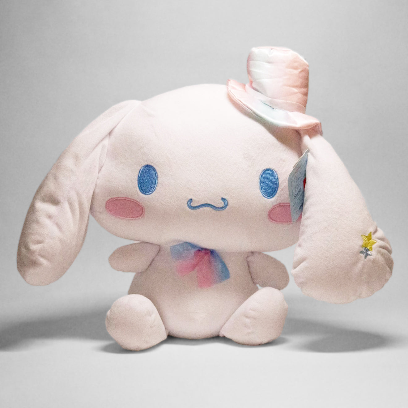 Peluche Cinnamoroll con sombrero