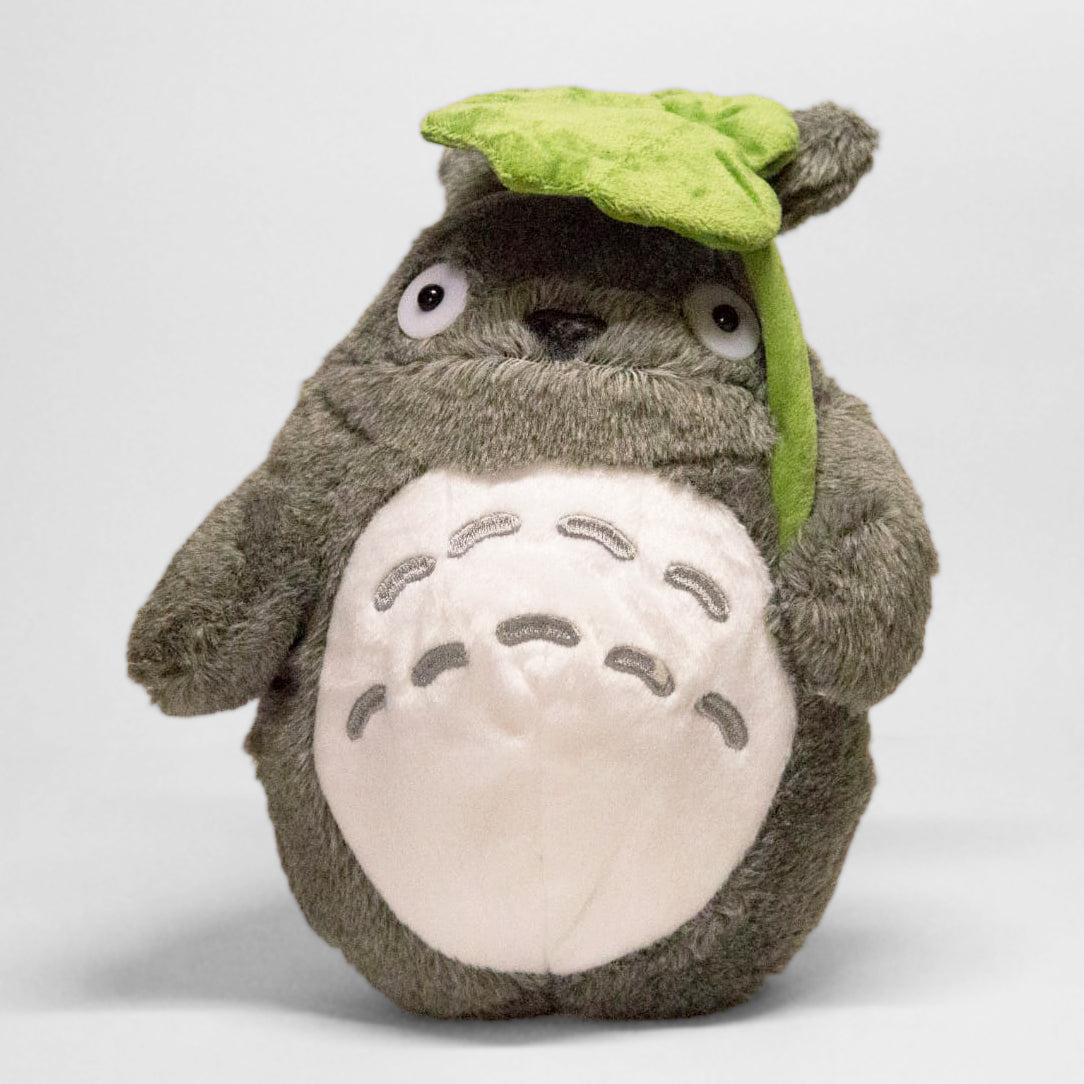 Peluche Totoro con hoja de loto