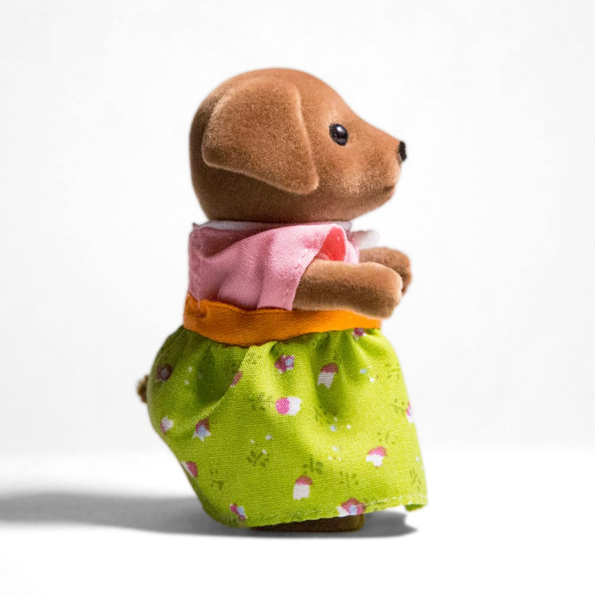 Sylvanian Families Individual Chocolate Labrador Mamá
